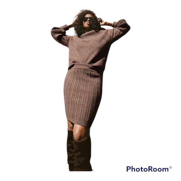 NWT Express Cable Knit Mini Sweater Skirt